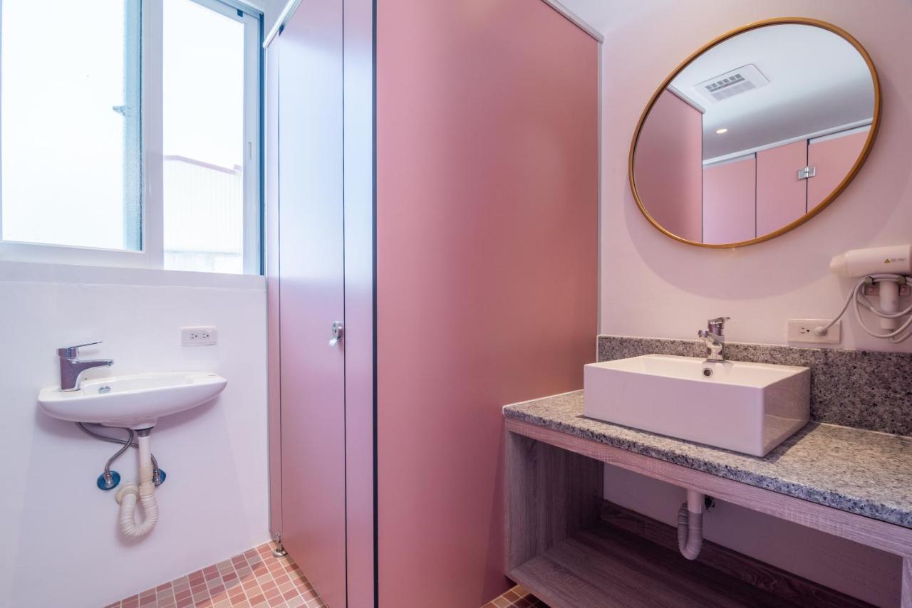 W3 Hostel Лодун Экстерьер фото